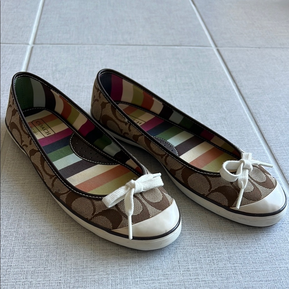 Coach vintage “Melissa” flats in good condition. Sz 7.5 m.